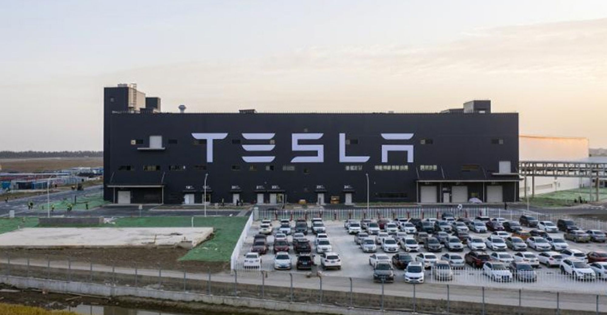 Tesla ขยายโรงงานขนาดใหญ่ในเซี่ยงไฮ้เพื่อเพิ่มกำลังการส่งออก