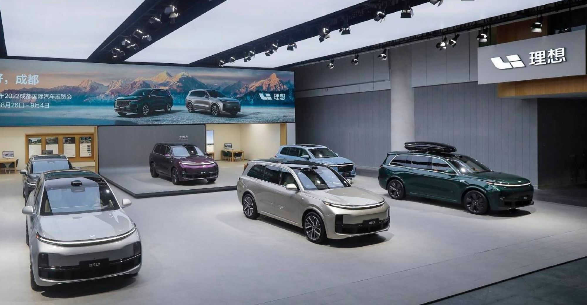 SUV L8 baru Lithium Motors akan tersedia dalam versi lima dan enam tempat duduk